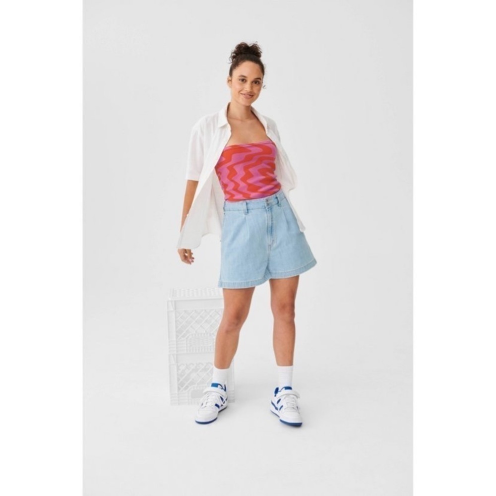 DENIZEN® from Levi's® Women's Loose A-
Line Jean Shorts - Tropical Tide 12 - Picture 4 of 10